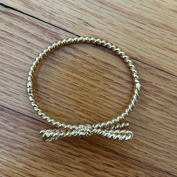 Bow Bracelet, Gold Color - Picture 3 of 3